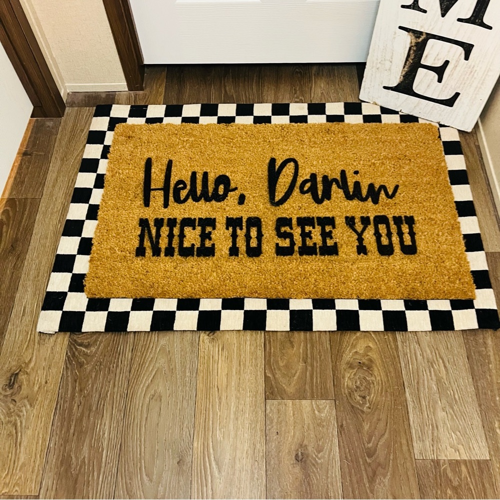 NWT Custom Front Doormat “Hello Darlin”